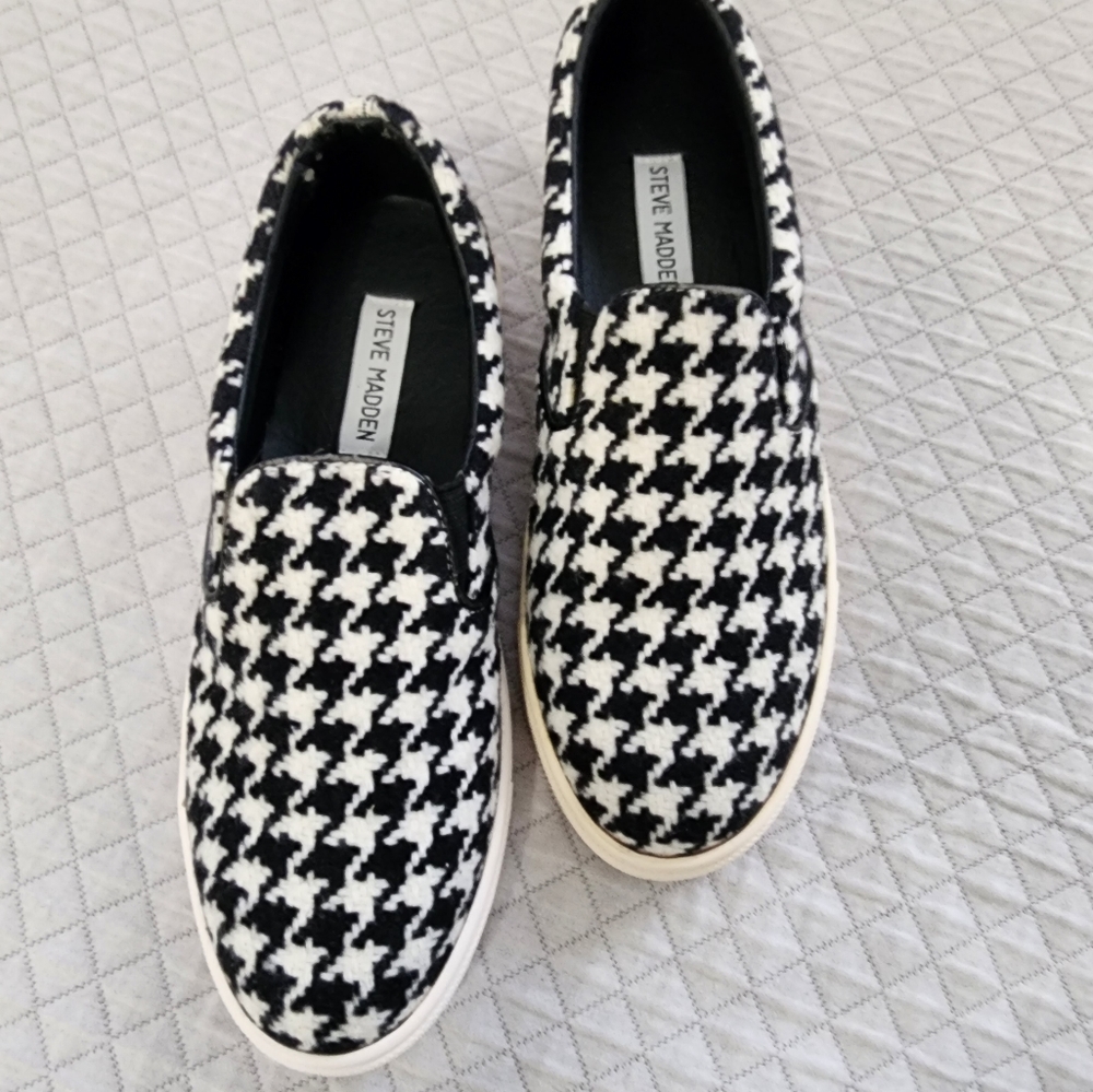 8M Houndstooth sneakers